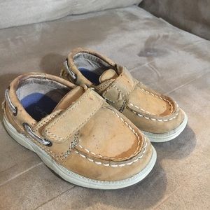 Size 6 toddler Sperrys
